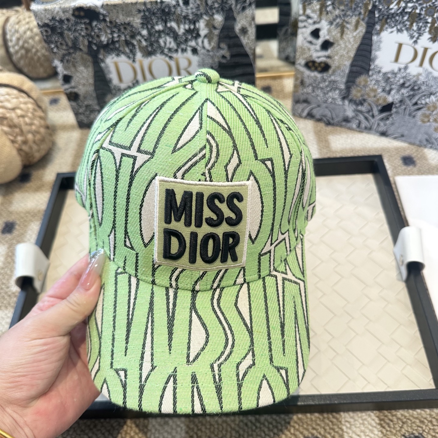 Dior 迪奥 新款原单棒球帽， 精致純也格调很有感觉，很酷很时尚，专柜断货热门，质量超赞