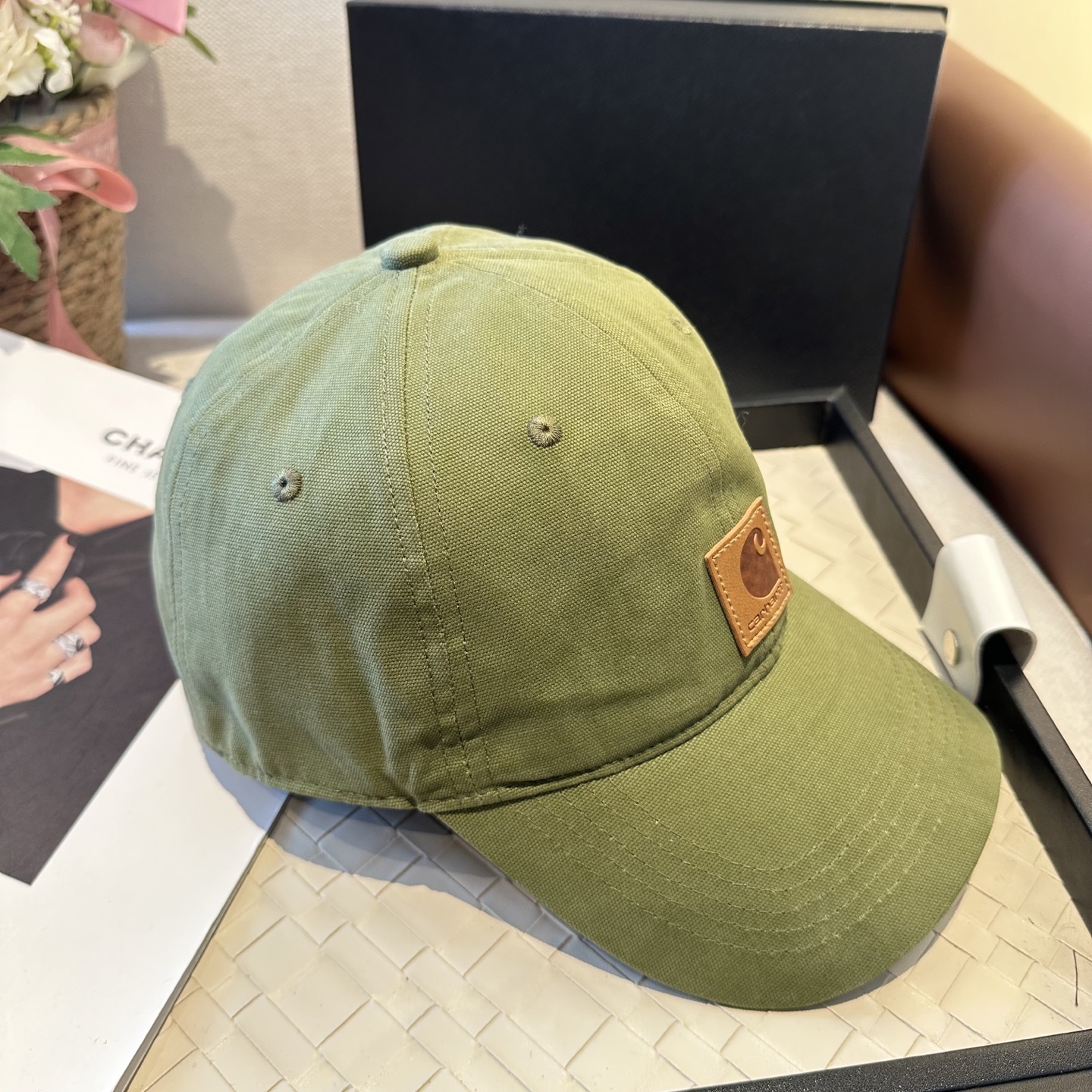 潮牌棒球帽 简单休闲风的棒球帽 减龄百搭 适配度很高！简单随性~出街拍照拗造型非常加分~男女同款 随意搭