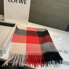 🆕 上新!Loewe · 罗意威️难得一见的温柔配色,低调又不失优雅❗️】重点推荐❗️双面配色,一条围巾两种风格搭配, 🆕 上新!Loewe · 罗意威️难得一见的温柔配色,低调又不失优雅❗️】重点推荐❗️双面配色,一条围巾两种风格搭配,