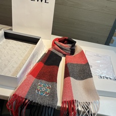 🆕 上新!Loewe · 罗意威️难得一见的温柔配色,低调又不失优雅❗️】重点推荐❗️双面配色,一条围巾两种风格搭配, 🆕 上新!Loewe · 罗意威️难得一见的温柔配色,低调又不失优雅❗️】重点推荐❗️双面配色,一条围巾两种风格搭配,