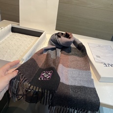 🆕 上新!Loewe · 罗意威️难得一见的温柔配色,低调又不失优雅❗️】重点推荐❗️双面配色,一条围巾两种风格搭配, 🆕 上新!Loewe · 罗意威️难得一见的温柔配色,低调又不失优雅❗️】重点推荐❗️双面配色,一条围巾两种风格搭配,