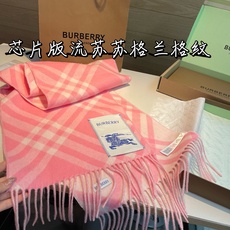 🆕 。芯片版 Burberry新款苏格兰格纹羊绒围巾,继全智贤带火的格纹款围巾之后,Bur又一款力作上市,Burberr 🆕 。芯片版 Burberry新款苏格兰格纹羊绒围巾,继全智贤带火的格纹款围巾之后,Bur又一款力作上市,Burberr