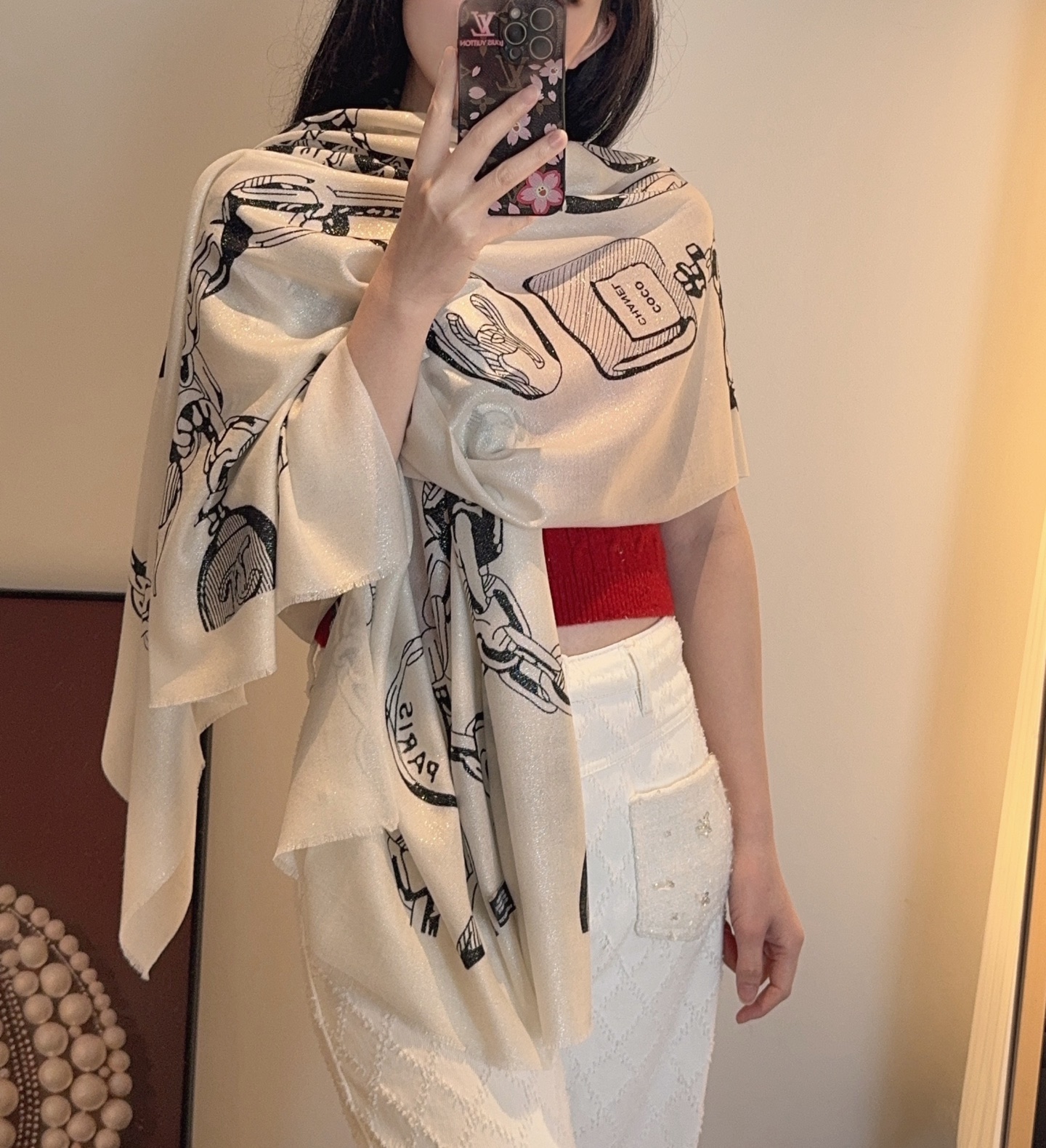 🆕 上新🌟  会发光发亮的围巾 💄💋新款客供银线💖羊绒面料长巾 😘美翻了[流泪]【小香银线图标】，御用殿堂级极品‼️新款