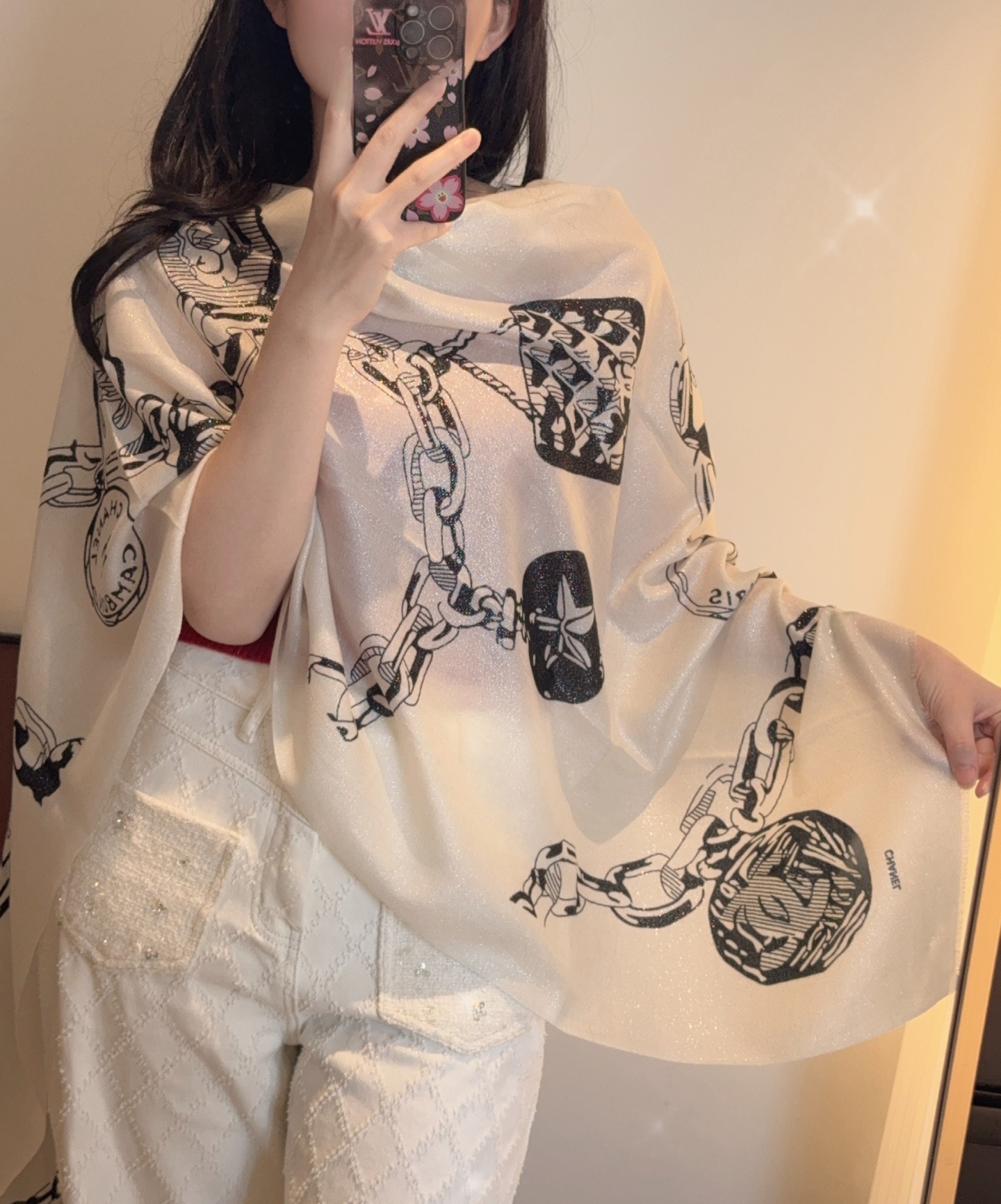 🆕 上新🌟  会发光发亮的围巾 💄💋新款客供银线💖羊绒面料长巾 😘美翻了[流泪]【小香银线图标】，御用殿堂级极品‼️新款