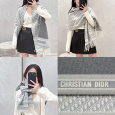 🆕 芯片版高品质Dior(迪奥)最新款 · 这款 Oblique 印花围巾重新诠释 Dior 经典标识,彰显现代精神。 🆕 芯片版高品质Dior(迪奥)最新款 · 这款 Oblique 印花围巾重新诠释 Dior 经典标识,彰显现代精神。