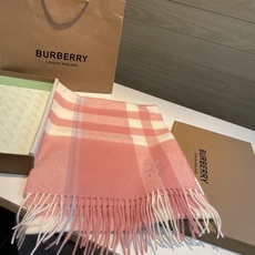🆕 ✨✨Burberry · 巴宝莉双面围巾❗好看的要疯掉了,太有型太有魅力了❗❗非常斯文时尚的秋冬单品!真的很喜欢,非 🆕 ✨✨Burberry · 巴宝莉双面围巾❗好看的要疯掉了,太有型太有魅力了❗❗非常斯文时尚的秋冬单品!真的很喜欢,非