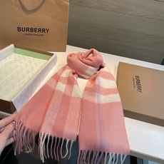 🆕 ✨✨Burberry · 巴宝莉双面围巾❗好看的要疯掉了,太有型太有魅力了❗❗非常斯文时尚的秋冬单品!真的很喜欢,非 🆕 ✨✨Burberry · 巴宝莉双面围巾❗好看的要疯掉了,太有型太有魅力了❗❗非常斯文时尚的秋冬单品!真的很喜欢,非