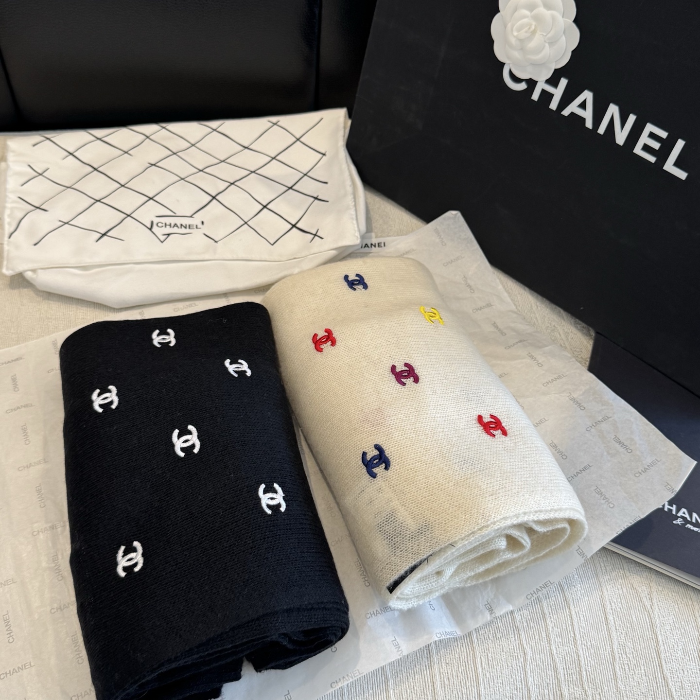 刺绣版 CHANEL羊绒长巾👏💙顶级原单正品旷世绝美【小香披肩】羊绒围巾，顶级高端货👼【绝对值得珍藏👍】👏香奈儿绝美百搭