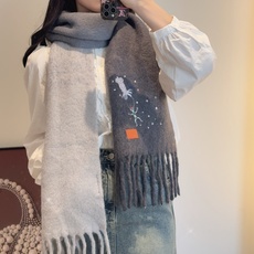 【▪❤️️Loewe超美新款马海毛围巾!超级推荐入手!】质感好货!罗意威主打的马海毛围巾~据说超难买哦!!打了好多次版! 【▪❤️️Loewe超美新款马海毛围巾!超级推荐入手!】质感好货!罗意威主打的马海毛围巾~据说超难买哦!!打了好多次版!
