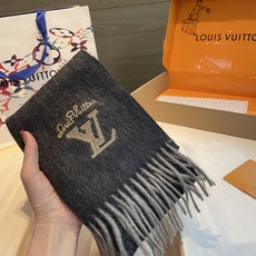 【▪️家属福利来了!!Lv 高端重磅男士围巾!】怒赞推荐,激动~!!下手绝对要快,同步专柜,最高端的男士款~工艺难度大, 【▪️家属福利来了!!Lv 高端重磅男士围巾!】怒赞推荐,激动~!!下手绝对要快,同步专柜,最高端的男士款~工艺难度大,