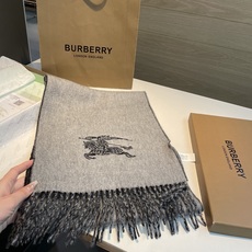 ✨✨Burberry · 巴宝莉双面围巾❗好看的要疯掉了,太有型太有魅力了❗❗非常斯文时尚的秋冬单品!真的很喜欢,非常C ✨✨Burberry · 巴宝莉双面围巾❗好看的要疯掉了,太有型太有魅力了❗❗非常斯文时尚的秋冬单品!真的很喜欢,非常C