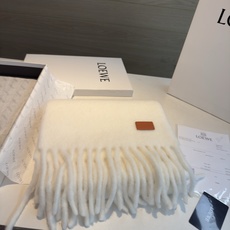 【▪❤️️Loewe超美新款马海毛围巾!超级推荐入手!】质感好货!罗意威主打的马海毛围巾~据说超难买哦!!打了好多次版! 【▪❤️️Loewe超美新款马海毛围巾!超级推荐入手!】质感好货!罗意威主打的马海毛围巾~据说超难买哦!!打了好多次版!