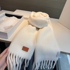【▪❤️️Loewe超美新款马海毛围巾!超级推荐入手!】质感好货!罗意威主打的马海毛围巾~据说超难买哦!!打了好多次版! 【▪❤️️Loewe超美新款马海毛围巾!超级推荐入手!】质感好货!罗意威主打的马海毛围巾~据说超难买哦!!打了好多次版!