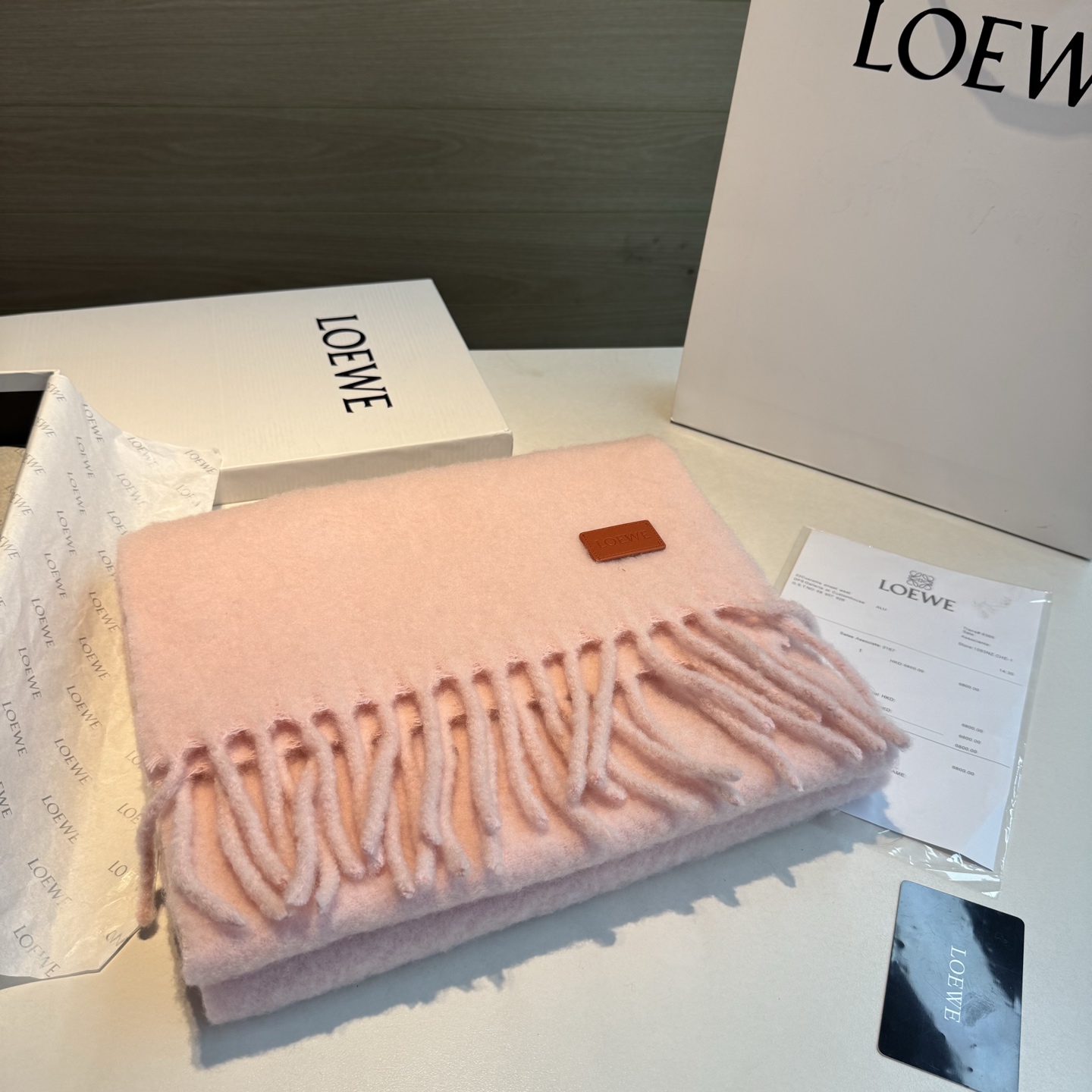 【▪❤️️Loewe超美新款马海毛围巾!超级推荐入手!】质感好货!罗意威主打的马海毛围巾~据说超难买哦!!打了好多次版! 【▪❤️️Loewe超美新款马海毛围巾!超级推荐入手!】质感好货!罗意威主打的马海毛围巾~据说超难买哦!!打了好多次版!