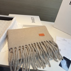 【▪❤️️Loewe超美新款马海毛围巾!超级推荐入手!】质感好货!罗意威主打的马海毛围巾~据说超难买哦!!打了好多次版! 【▪❤️️Loewe超美新款马海毛围巾!超级推荐入手!】质感好货!罗意威主打的马海毛围巾~据说超难买哦!!打了好多次版!