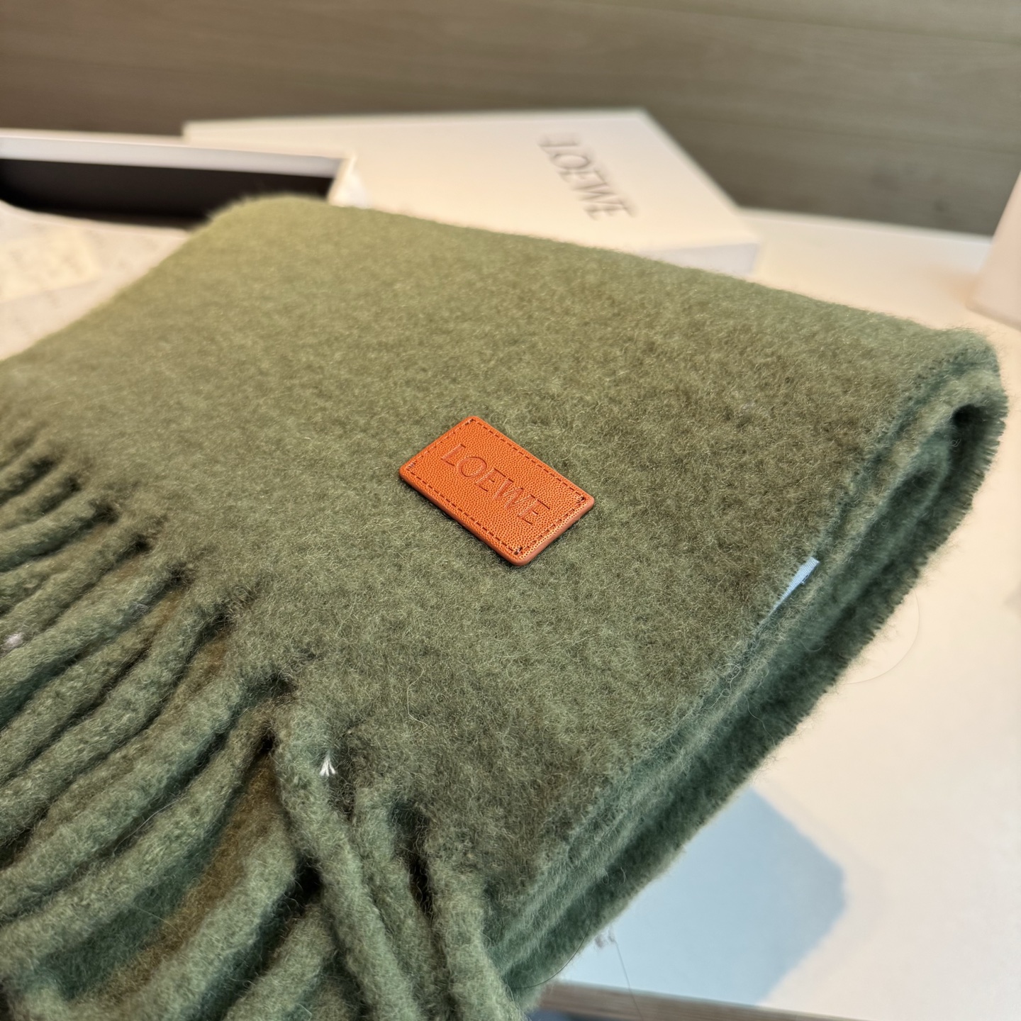 【▪❤️️Loewe超美新款马海毛围巾!超级推荐入手!】质感好货!罗意威主打的马海毛围巾~据说超难买哦!!打了好多次版! 【▪❤️️Loewe超美新款马海毛围巾!超级推荐入手!】质感好货!罗意威主打的马海毛围巾~据说超难买哦!!打了好多次版!