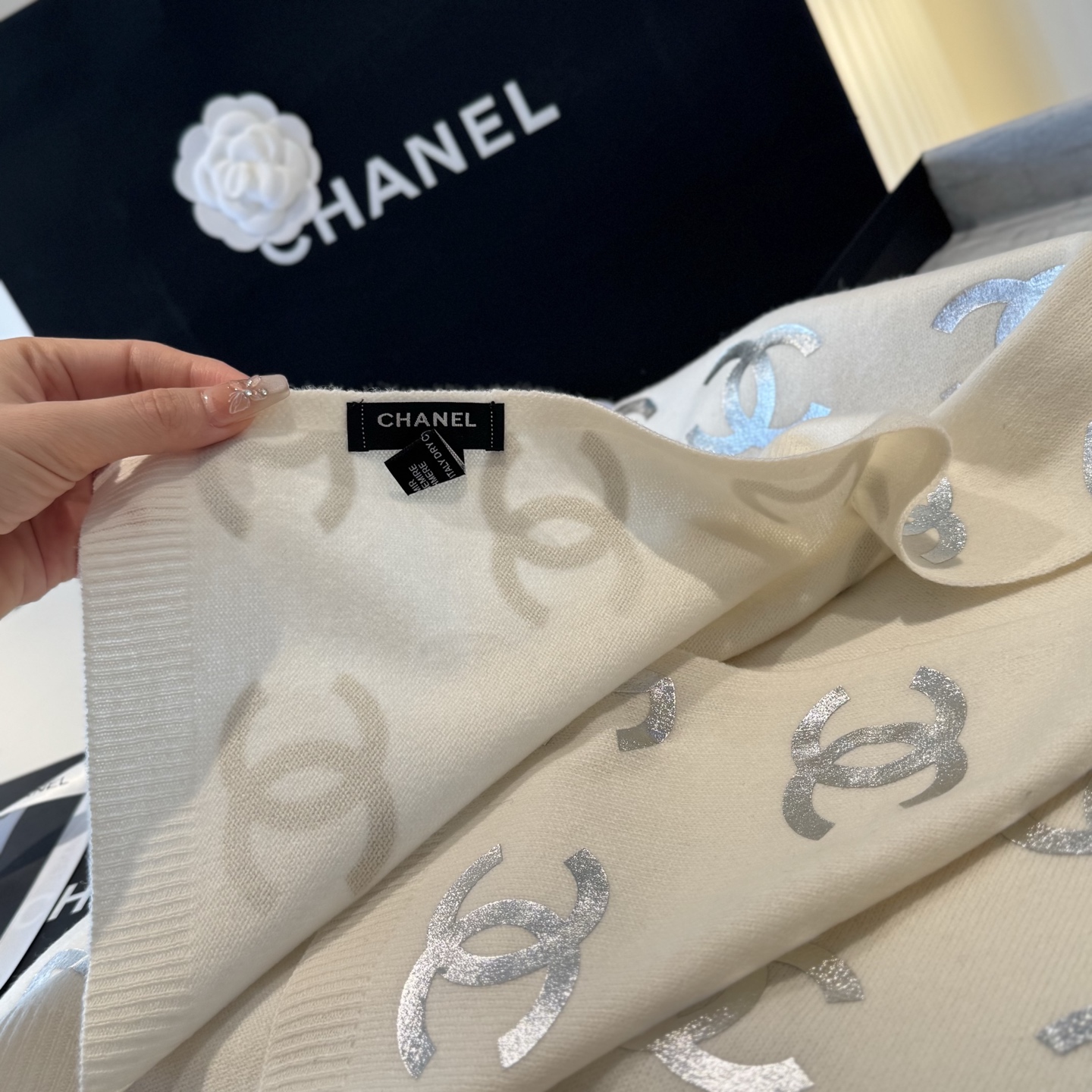 👑👑Chanel25秋冬新款针织围巾羊绒针织长巾‼️美翻了[流泪]御用殿堂级极品‼️新款在售 进口纯羊绒针织毛线❗️美丽