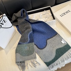 上新!Loewe · 罗意威️难得一见的温柔配色,低调又不失优雅❗️】重点推荐❗️双面配色,一条围巾两种风格搭配,高级舒 上新!Loewe · 罗意威️难得一见的温柔配色,低调又不失优雅❗️】重点推荐❗️双面配色,一条围巾两种风格搭配,高级舒