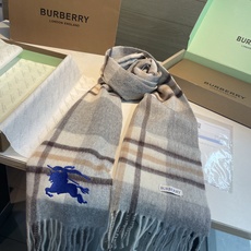 ✨✨Burberry · 巴宝莉双面围巾❗好看的要疯掉了,太有型太有魅力了❗❗非常斯文时尚的秋冬单品!真的很喜欢,非常C ✨✨Burberry · 巴宝莉双面围巾❗好看的要疯掉了,太有型太有魅力了❗❗非常斯文时尚的秋冬单品!真的很喜欢,非常C