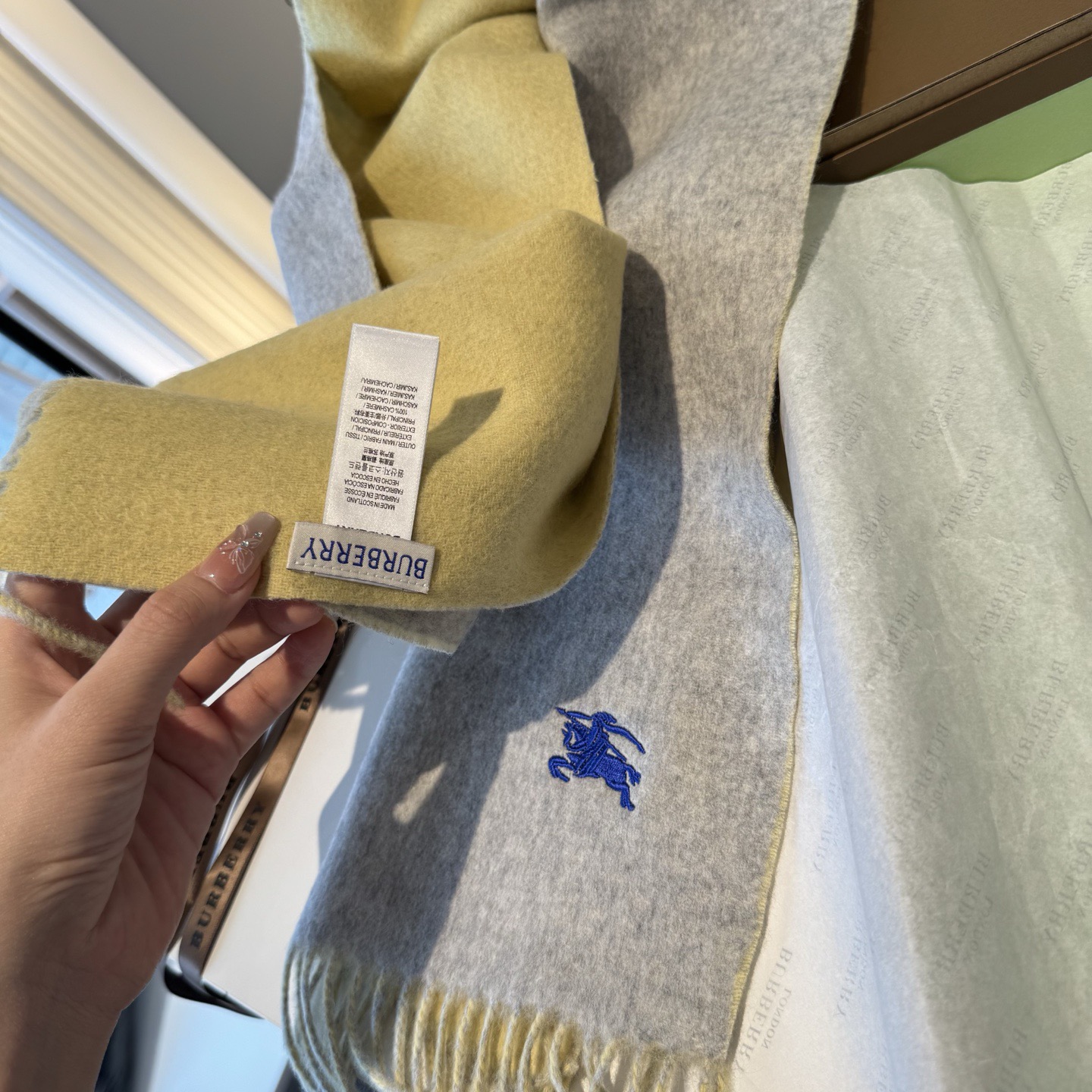 ✨✨Burberry · 巴宝莉双面围巾❗好看的要疯掉了，太有型太有魅力了❗❗非常斯文时尚的秋冬单品！真的很喜欢，非常C
