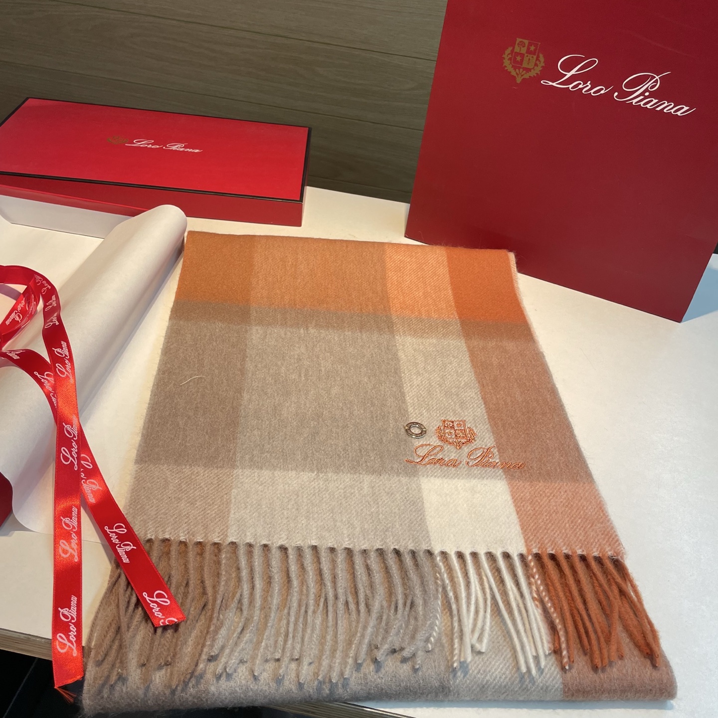 🆕Loro Piana · 诺悠翩雅【贸易公司尾单,极品山羊绒围巾披肩】送人自留都太高大上了😍重磅上新,爆款爆款,渠道极 🆕Loro Piana · 诺悠翩雅【贸易公司尾单,极品山羊绒围巾披肩】送人自留都太高大上了😍重磅上新,爆款爆款,渠道极