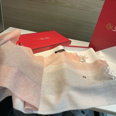 🆕Loro Piana · 诺悠翩雅【贸易公司尾单,极品山羊绒围巾披肩】送人自留都太高大上了😍重磅上新,爆款爆款,渠道极 🆕Loro Piana · 诺悠翩雅【贸易公司尾单,极品山羊绒围巾披肩】送人自留都太高大上了😍重磅上新,爆款爆款,渠道极