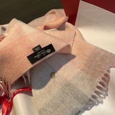 🆕Loro Piana · 诺悠翩雅【贸易公司尾单,极品山羊绒围巾披肩】送人自留都太高大上了😍重磅上新,爆款爆款,渠道极 🆕Loro Piana · 诺悠翩雅【贸易公司尾单,极品山羊绒围巾披肩】送人自留都太高大上了😍重磅上新,爆款爆款,渠道极