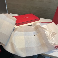🆕Loro Piana · 诺悠翩雅【贸易公司尾单,极品山羊绒围巾披肩】送人自留都太高大上了😍重磅上新,爆款爆款,渠道极 🆕Loro Piana · 诺悠翩雅【贸易公司尾单,极品山羊绒围巾披肩】送人自留都太高大上了😍重磅上新,爆款爆款,渠道极