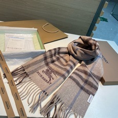 🆕Burberry · 巴宝莉格子围巾❗️好看的要疯掉了,太有型太有魅力了❗️❗️非常斯文时尚的秋冬单品!真的很喜欢,非 🆕Burberry · 巴宝莉格子围巾❗️好看的要疯掉了,太有型太有魅力了❗️❗️非常斯文时尚的秋冬单品!真的很喜欢,非