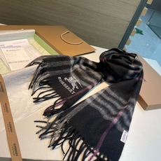 🆕Burberry · 巴宝莉格子围巾❗️好看的要疯掉了,太有型太有魅力了❗️❗️非常斯文时尚的秋冬单品!真的很喜欢,非 🆕Burberry · 巴宝莉格子围巾❗️好看的要疯掉了,太有型太有魅力了❗️❗️非常斯文时尚的秋冬单品!真的很喜欢,非