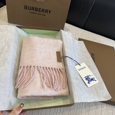 Burberry巴宝莉 围巾🧣难得的高端款!家属福利!非常正的男士围巾~面料大爱,非常柔软细腻舒服,轻度水波纹!大气简约 Burberry巴宝莉 围巾🧣难得的高端款!家属福利!非常正的男士围巾~面料大爱,非常柔软细腻舒服,轻度水波纹!大气简约