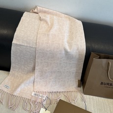 Burberry巴宝莉 围巾🧣难得的高端款!家属福利!非常正的男士围巾~面料大爱,非常柔软细腻舒服,轻度水波纹!大气简约 Burberry巴宝莉 围巾🧣难得的高端款!家属福利!非常正的男士围巾~面料大爱,非常柔软细腻舒服,轻度水波纹!大气简约