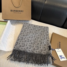 Burberry巴宝莉 围巾🧣难得的高端款!家属福利!非常正的男士围巾~面料大爱,非常柔软细腻舒服,轻度水波纹!大气简约 Burberry巴宝莉 围巾🧣难得的高端款!家属福利!非常正的男士围巾~面料大爱,非常柔软细腻舒服,轻度水波纹!大气简约
