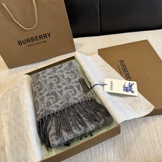 Burberry巴宝莉 围巾🧣难得的高端款!家属福利!非常正的男士围巾~面料大爱,非常柔软细腻舒服,轻度水波纹!大气简约 Burberry巴宝莉 围巾🧣难得的高端款!家属福利!非常正的男士围巾~面料大爱,非常柔软细腻舒服,轻度水波纹!大气简约