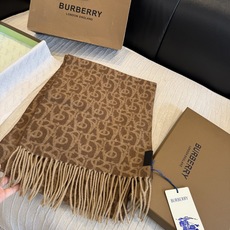 Burberry巴宝莉 围巾🧣难得的高端款!家属福利!非常正的男士围巾~面料大爱,非常柔软细腻舒服,轻度水波纹!大气简约 Burberry巴宝莉 围巾🧣难得的高端款!家属福利!非常正的男士围巾~面料大爱,非常柔软细腻舒服,轻度水波纹!大气简约