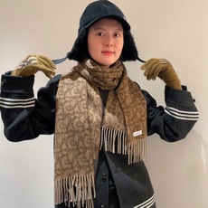 Burberry巴宝莉 围巾🧣难得的高端款!家属福利!非常正的男士围巾~面料大爱,非常柔软细腻舒服,轻度水波纹!大气简约 Burberry巴宝莉 围巾🧣难得的高端款!家属福利!非常正的男士围巾~面料大爱,非常柔软细腻舒服,轻度水波纹!大气简约