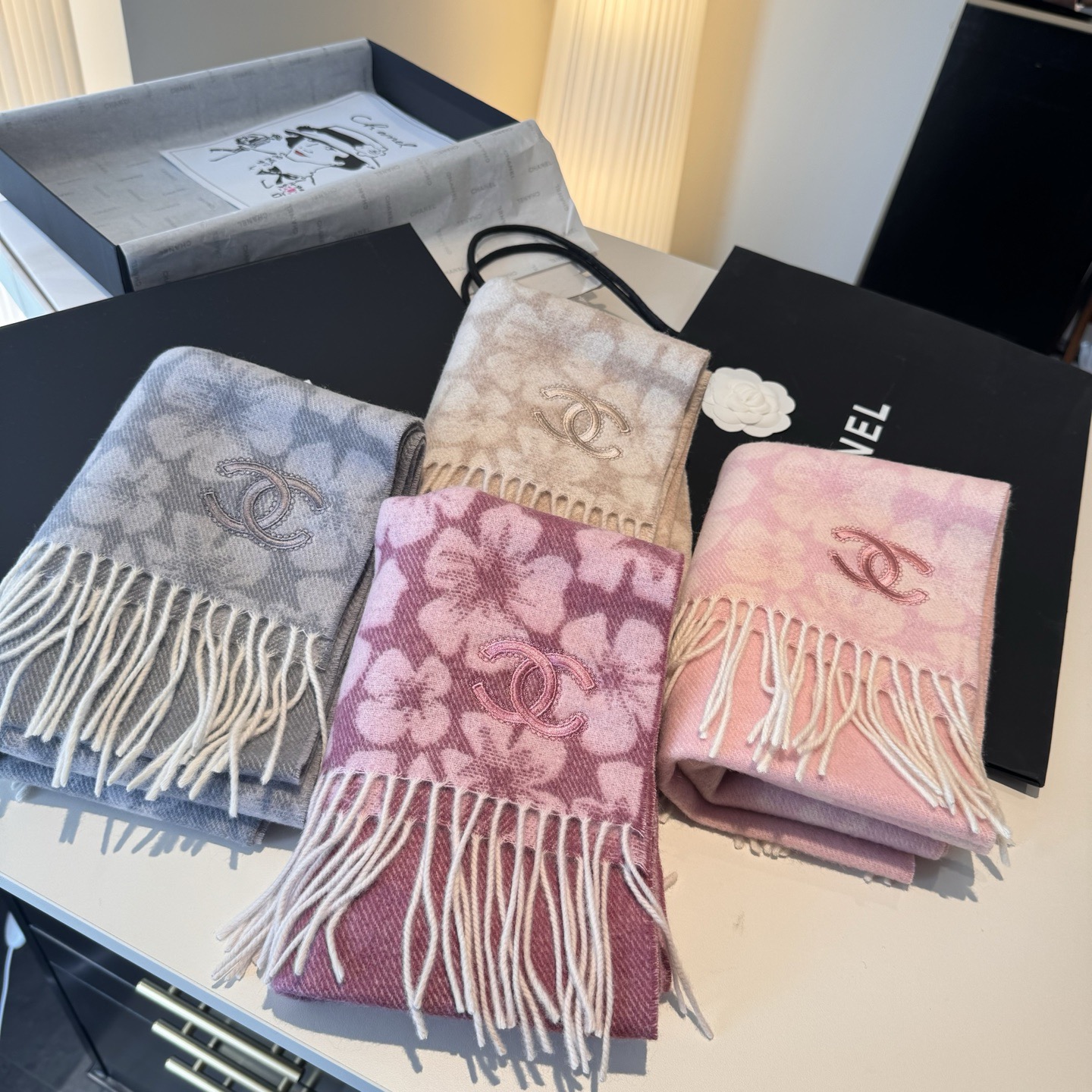 🆕 【CHANEL·香奈儿 】喜欢有颜值，高质量的亲可入手，名媛单品，无论怎么搭配都是满满的气质感，100%极品山羊绒水