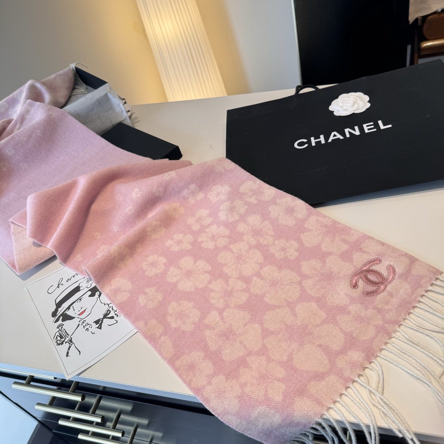 🆕 【CHANEL·香奈儿 】喜欢有颜值，高质量的亲可入手，名媛单品，无论怎么搭配都是满满的气质感，100%极品山羊绒水