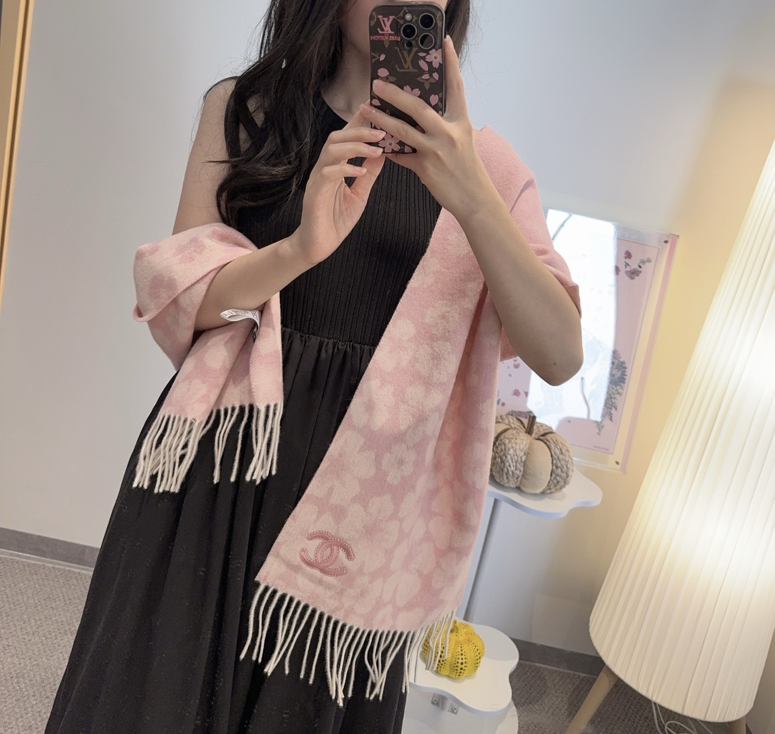 🆕 【CHANEL·香奈儿 】喜欢有颜值，高质量的亲可入手，名媛单品，无论怎么搭配都是满满的气质感，100%极品山羊绒水