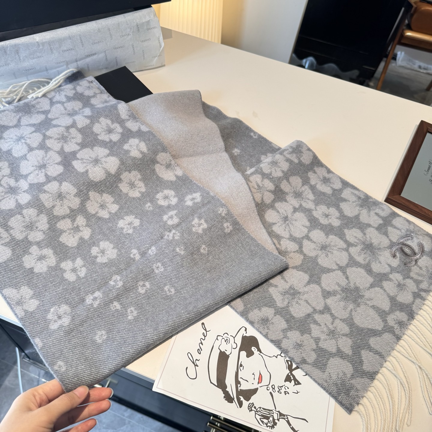🆕 【CHANEL·香奈儿 】喜欢有颜值，高质量的亲可入手，名媛单品，无论怎么搭配都是满满的气质感，100%极品山羊绒水