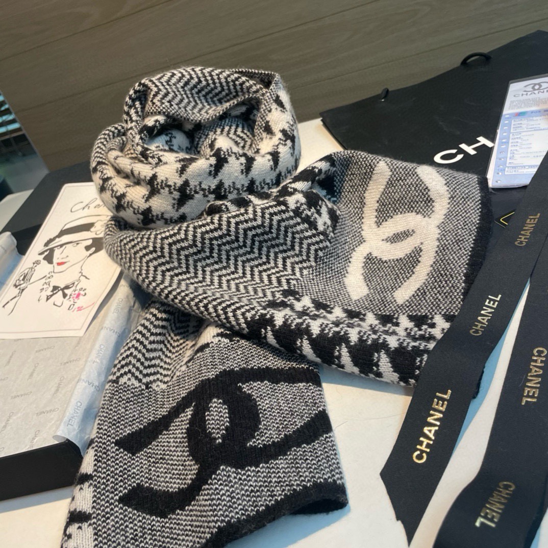 CHANEL羊绒长巾👏💙顶级原单正品旷世绝美,小香千鸟格羊绒围巾,顶级高端货👼【绝对值得珍藏👍】👏香奈儿绝美百搭款💋专柜 CHANEL羊绒长巾👏💙顶级原单正品旷世绝美,小香千鸟格羊绒围巾,顶级高端货👼【绝对值得珍藏👍】👏香奈儿绝美百搭款💋专柜
