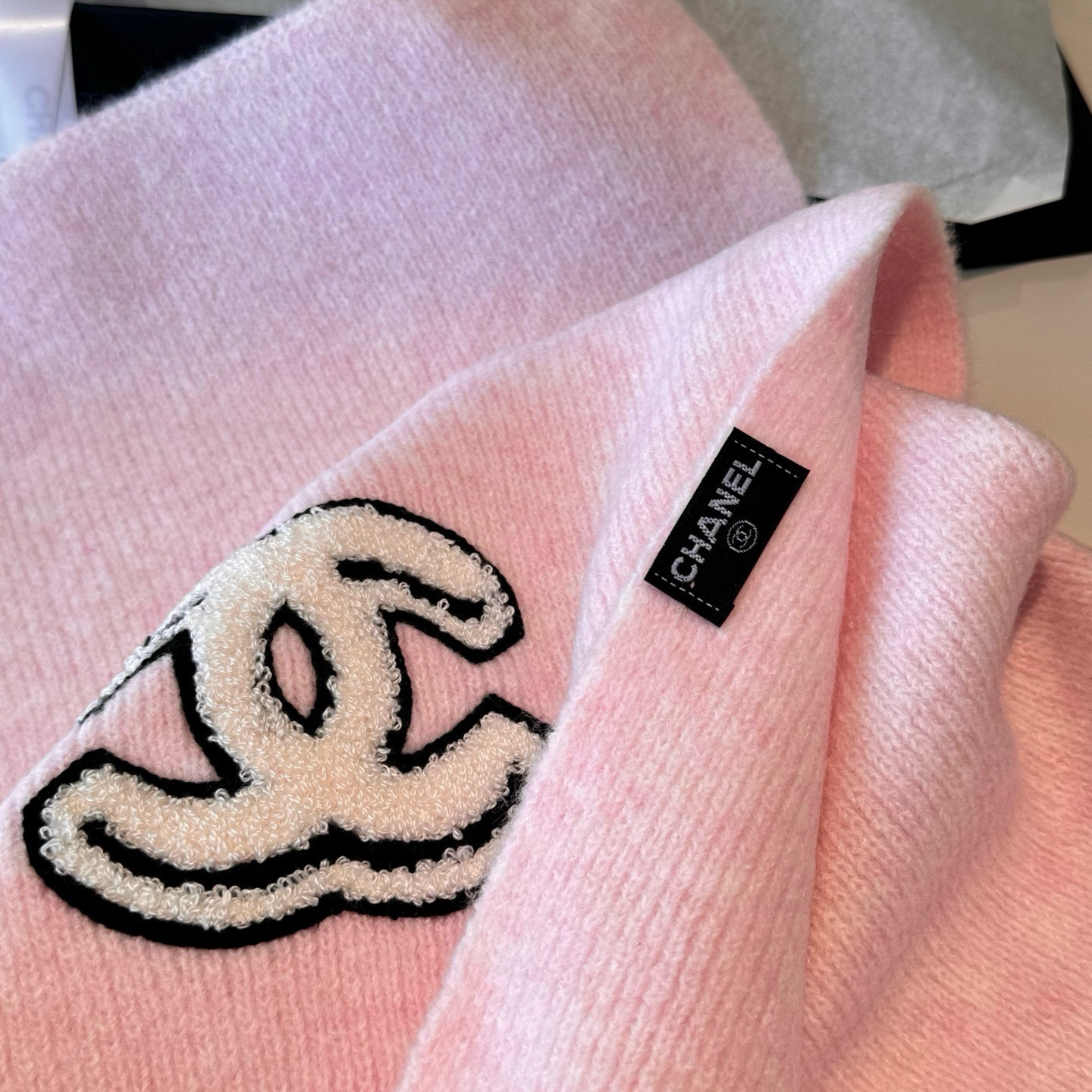 👑👑Chanel25秋冬新款针织围巾羊绒针织长巾‼️美翻了[流泪]御用殿堂级极品‼️新款在售 进口纯羊绒针织毛线❗️美丽