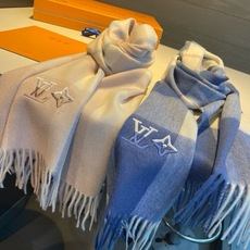 【▪️家属福利来了!!Lv 高端重磅男士围巾!】怒赞推荐,激动~!!下手绝对要快,同步专柜,最高端的男士款~工艺难度大, 【▪️家属福利来了!!Lv 高端重磅男士围巾!】怒赞推荐,激动~!!下手绝对要快,同步专柜,最高端的男士款~工艺难度大,