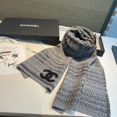 超级保暖Chanel秋冬新款!!!我能保证的是上身一定会喜欢,老友闭眼入。欢喜!!!搭配一切,HOLD住一切,一披,拽得 超级保暖Chanel秋冬新款!!!我能保证的是上身一定会喜欢,老友闭眼入。欢喜!!!搭配一切,HOLD住一切,一披,拽得