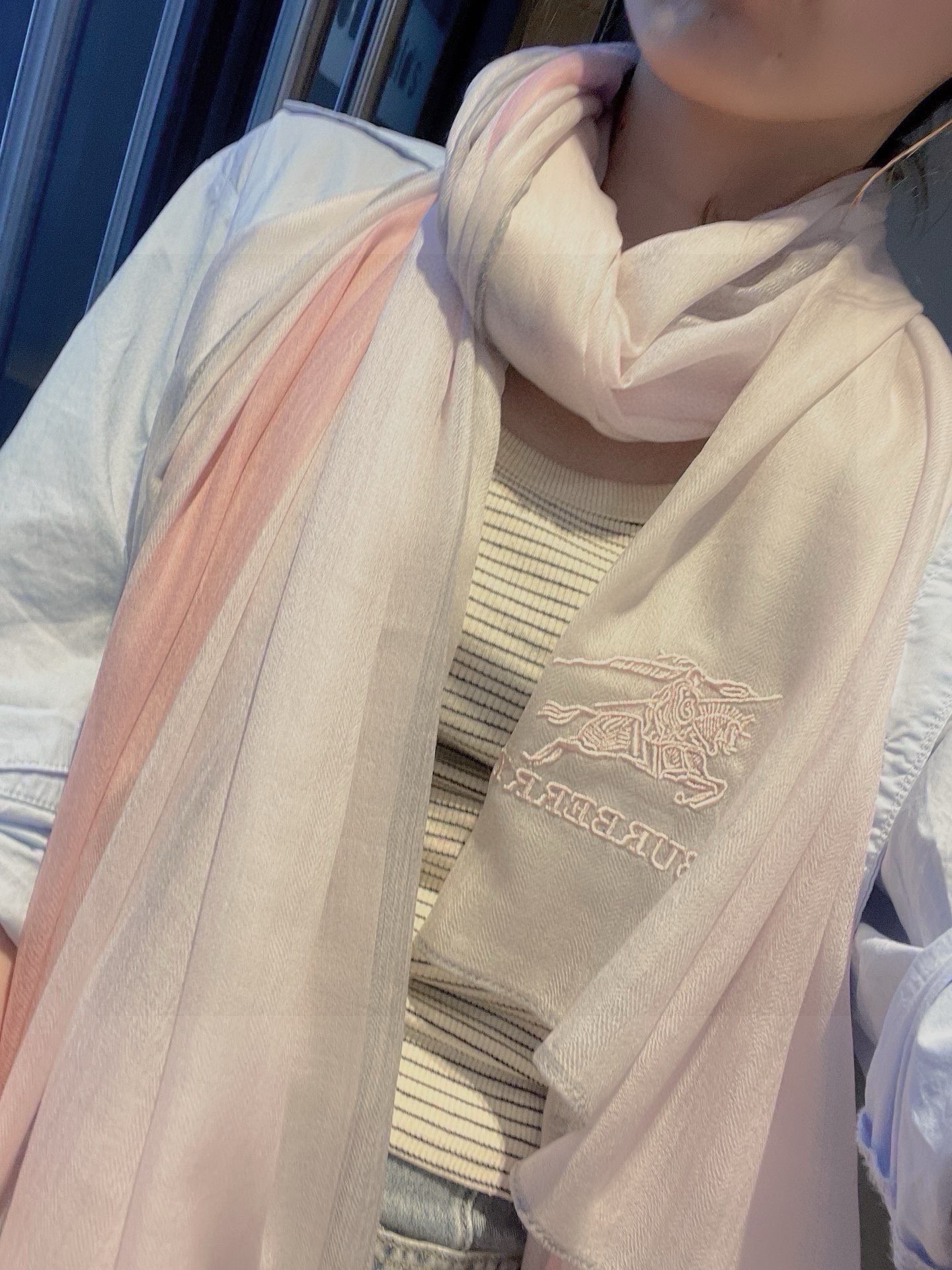 巴宝莉Burberry  经典专柜款、专柜同步 超薄羊绒格子披肩现货秒发  衣柜必备经典款VIP推荐！！！早秋经典巴格羊