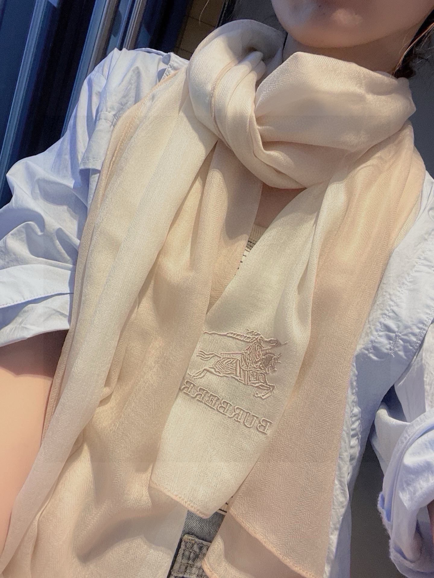 巴宝莉Burberry  经典专柜款、专柜同步 超薄羊绒格子披肩现货秒发  衣柜必备经典款VIP推荐！！！早秋经典巴格羊