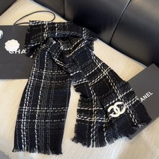 😘新款 搭配利器🆕🆕 香奈儿系列货 专供vip 产品 ♥顶级苏格兰进口绵羊毛 纹路织法使围巾赋有弹性且柔软亲肤 😘新款 搭配利器🆕🆕 香奈儿系列货 专供vip 产品 ♥顶级苏格兰进口绵羊毛 纹路织法使围巾赋有弹性且柔软亲肤