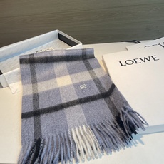 上新!Loewe · 罗意威️难得一见的温柔配色,低调又不失优雅❗️】重点推荐❗️双面配色,一条围巾两种风格搭配,高级舒 上新!Loewe · 罗意威️难得一见的温柔配色,低调又不失优雅❗️】重点推荐❗️双面配色,一条围巾两种风格搭配,高级舒