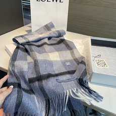 上新!Loewe · 罗意威️难得一见的温柔配色,低调又不失优雅❗️】重点推荐❗️双面配色,一条围巾两种风格搭配,高级舒 上新!Loewe · 罗意威️难得一见的温柔配色,低调又不失优雅❗️】重点推荐❗️双面配色,一条围巾两种风格搭配,高级舒