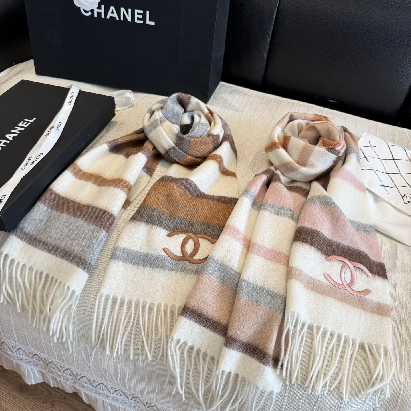 🆕 【CHANEL·香奈儿 】喜欢有颜值，高质量的亲可入手，名媛单品，无论怎么搭配都是满满的气质感，100%极品山羊绒水